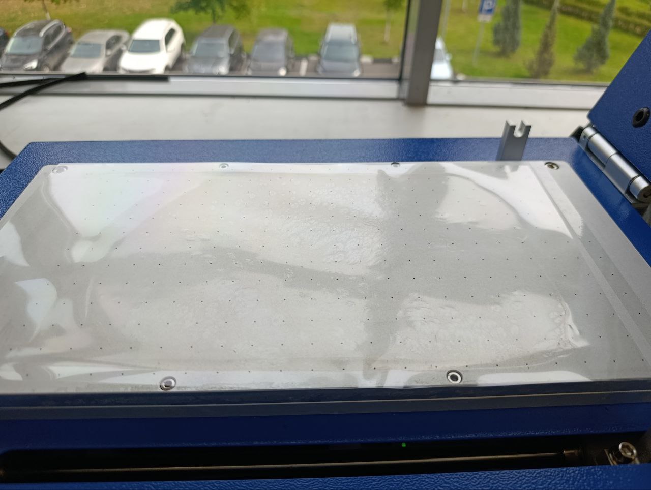 Композитная протонообменная мембрана на стенде отлива мембран. Лаборатория технологий ионообменных мембран МФТИ