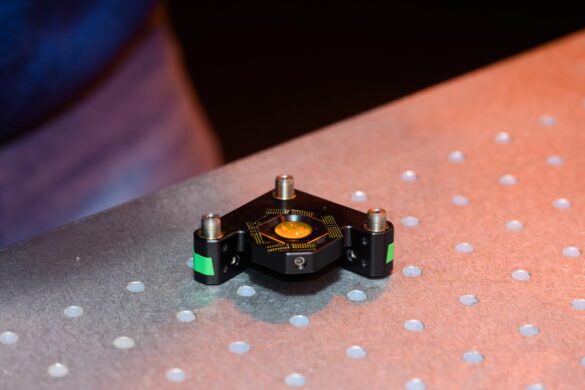 DSC_5535-Enhanced-NR Подложка является основой, на которой будет формироваться литографический рисунок или 3D-микроструктура, и изготавливается из разных материалов. Фото: Наталья Арефьева