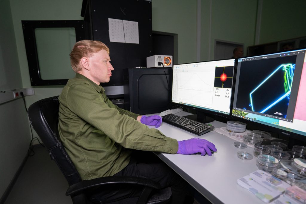 Дмитрий Якубовский, старший научный сотрудник, Центр фотоники и двумерных материалов МФТИ. Фото: Анастасия Максименко