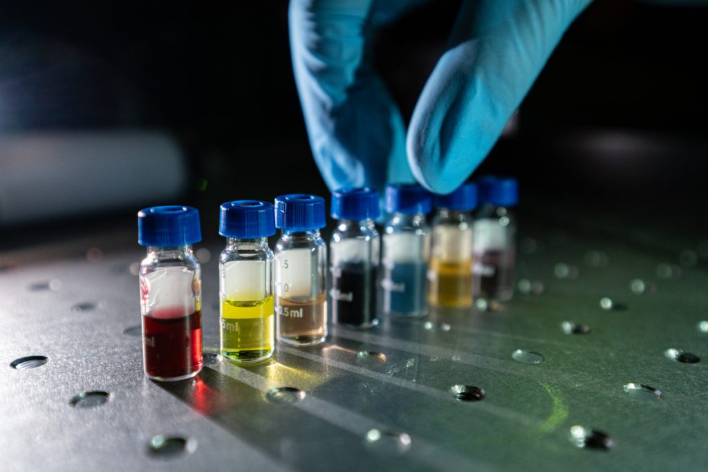 Наночастицы в коллоидной форме готовы к использованию, Центр фотоники и двумерных материалов МФТИ. Фото: Анастасия Максименко